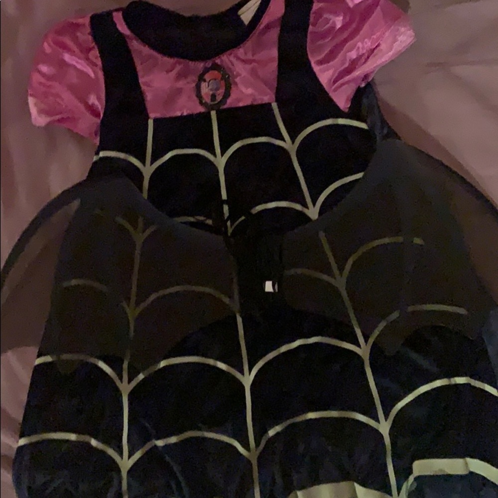 Halloween costume Vampirina 4-6